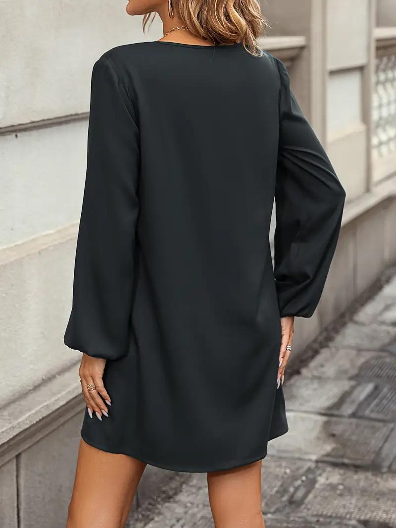 La minirobe satinée col bateau drapé | Robes Robes Femme